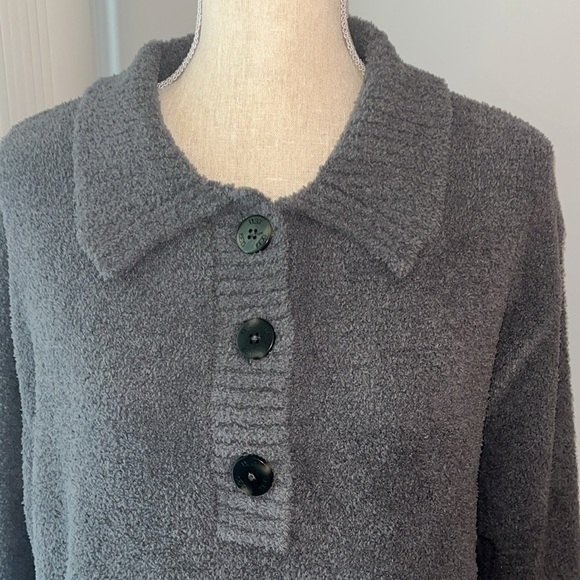 UGG® NWT
Mowery Sweater Knit Polo Sweater size Large - Picture 2 of 10